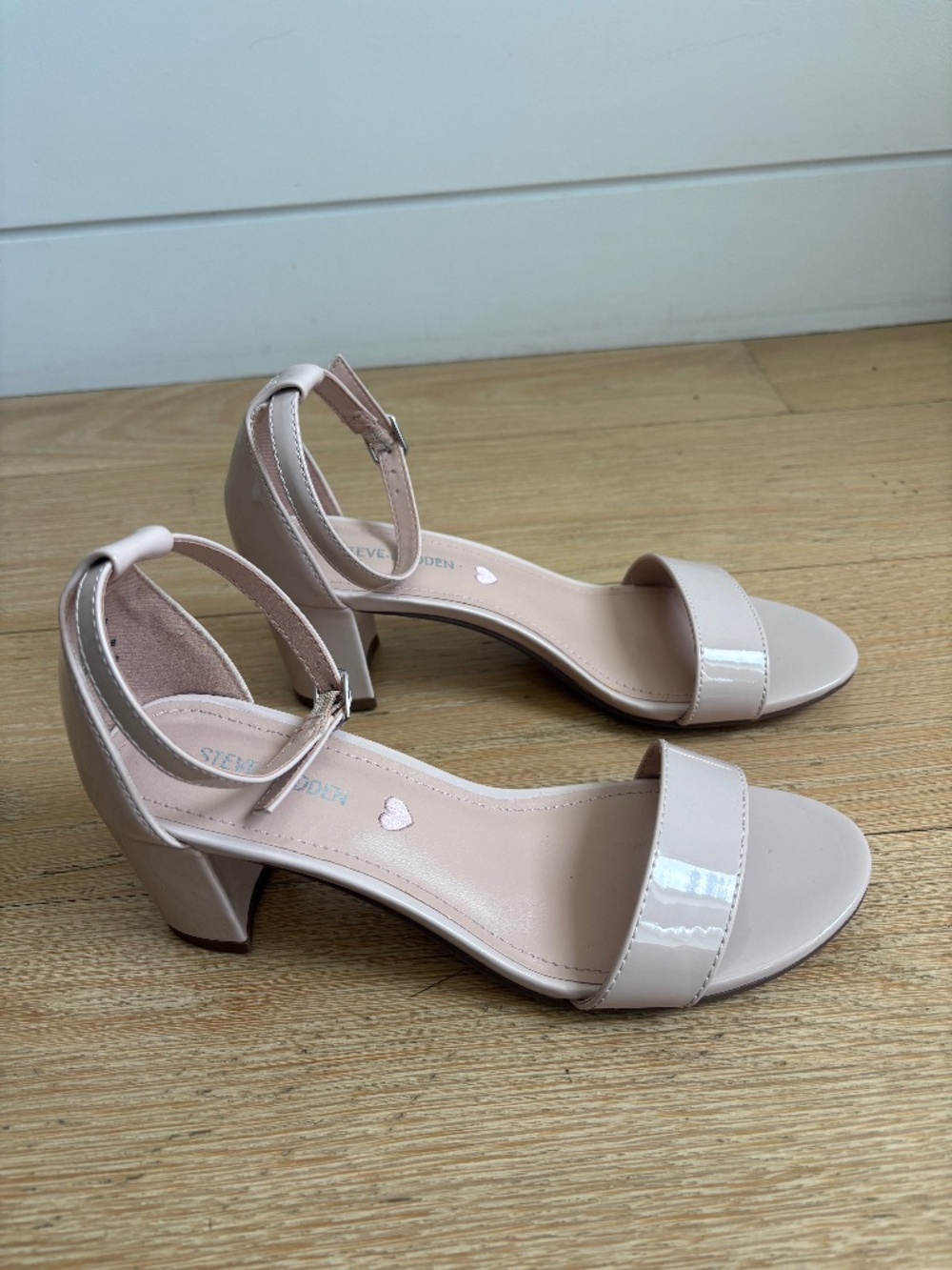Steve Madden Carrson Patent Dress Shoe - Youth 4/Women's 6
